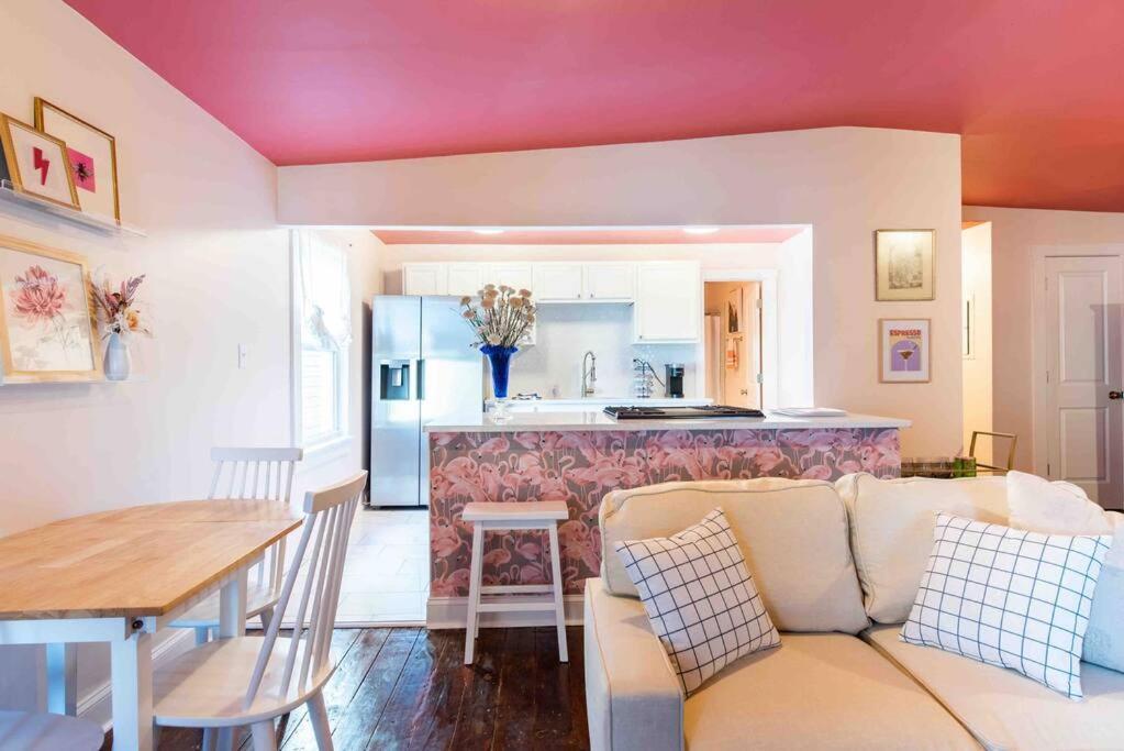 Blush And Bashful Germantown Two Bedroom Apartment ルイスビル エクステリア 写真