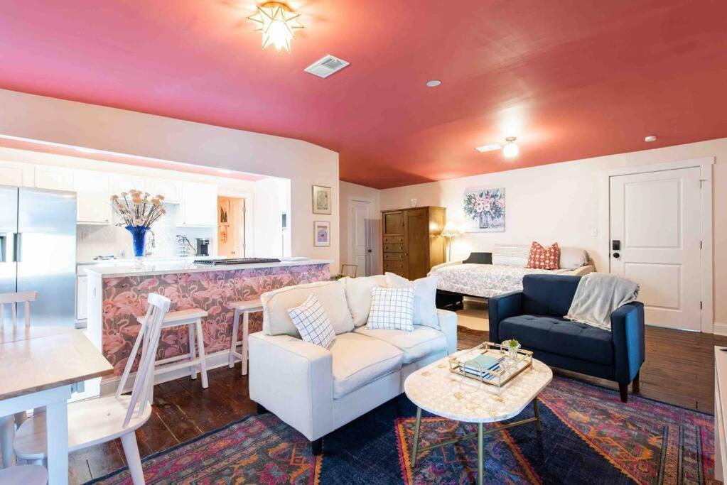 Blush And Bashful Germantown Two Bedroom Apartment ルイスビル エクステリア 写真