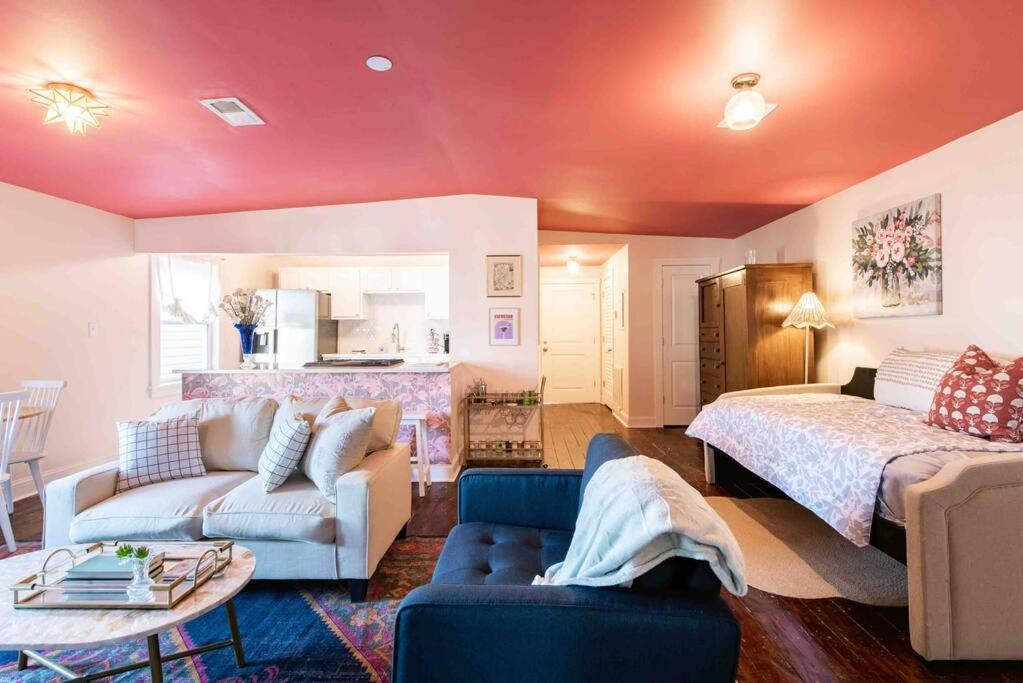 Blush And Bashful Germantown Two Bedroom Apartment ルイスビル エクステリア 写真