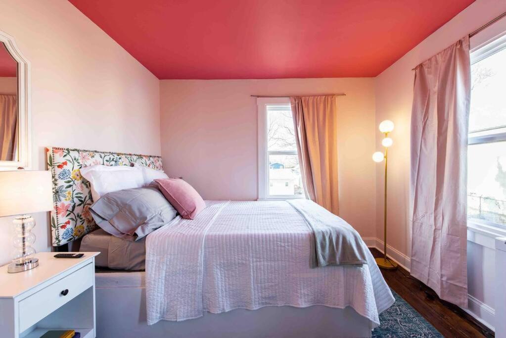 Blush And Bashful Germantown Two Bedroom Apartment ルイスビル エクステリア 写真
